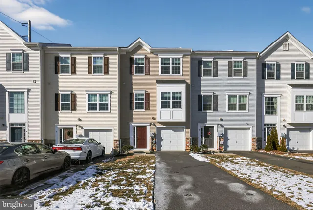 $320,000 | 8 Iron Gate Road, Sicklerville, NJ 08081