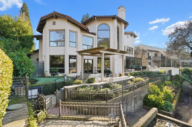 $2,225,000 | 9801 Mira Del Rio Drive, Sacramento, CA 95827