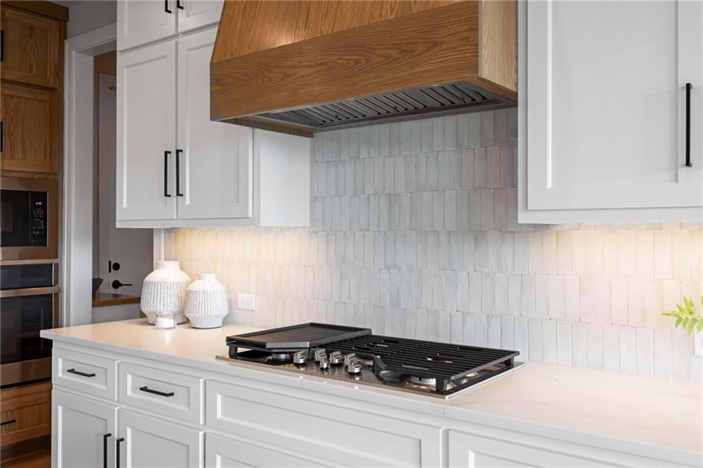 7927 Round Prairie Street Shawnee, KS 66218 - Photo 14 of 54