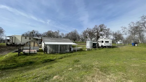 $295,000 | 33379 Buttercup Lane, Squaw Valley, CA 93675