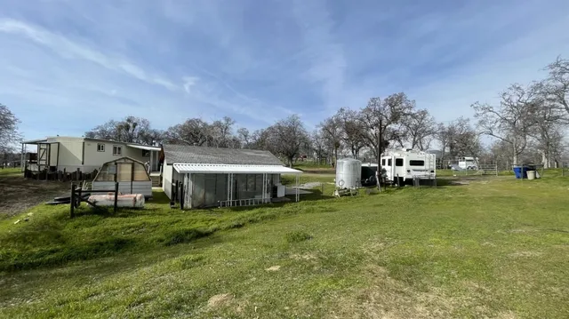 $295,000 | 33379 Buttercup Lane, Squaw Valley, CA 93675