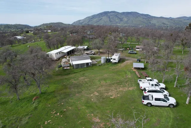 $295,000 | 33379 Buttercup Lane, Squaw Valley, CA 93675