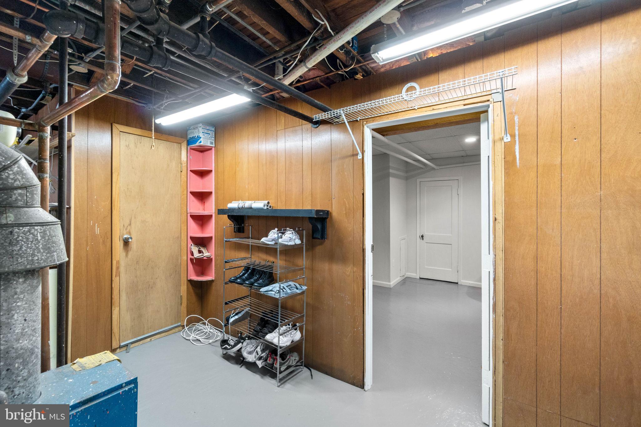 403 North Rock Glen Road Baltimore, MD 21229 - Photo 43 of 56 Gallery Image 43