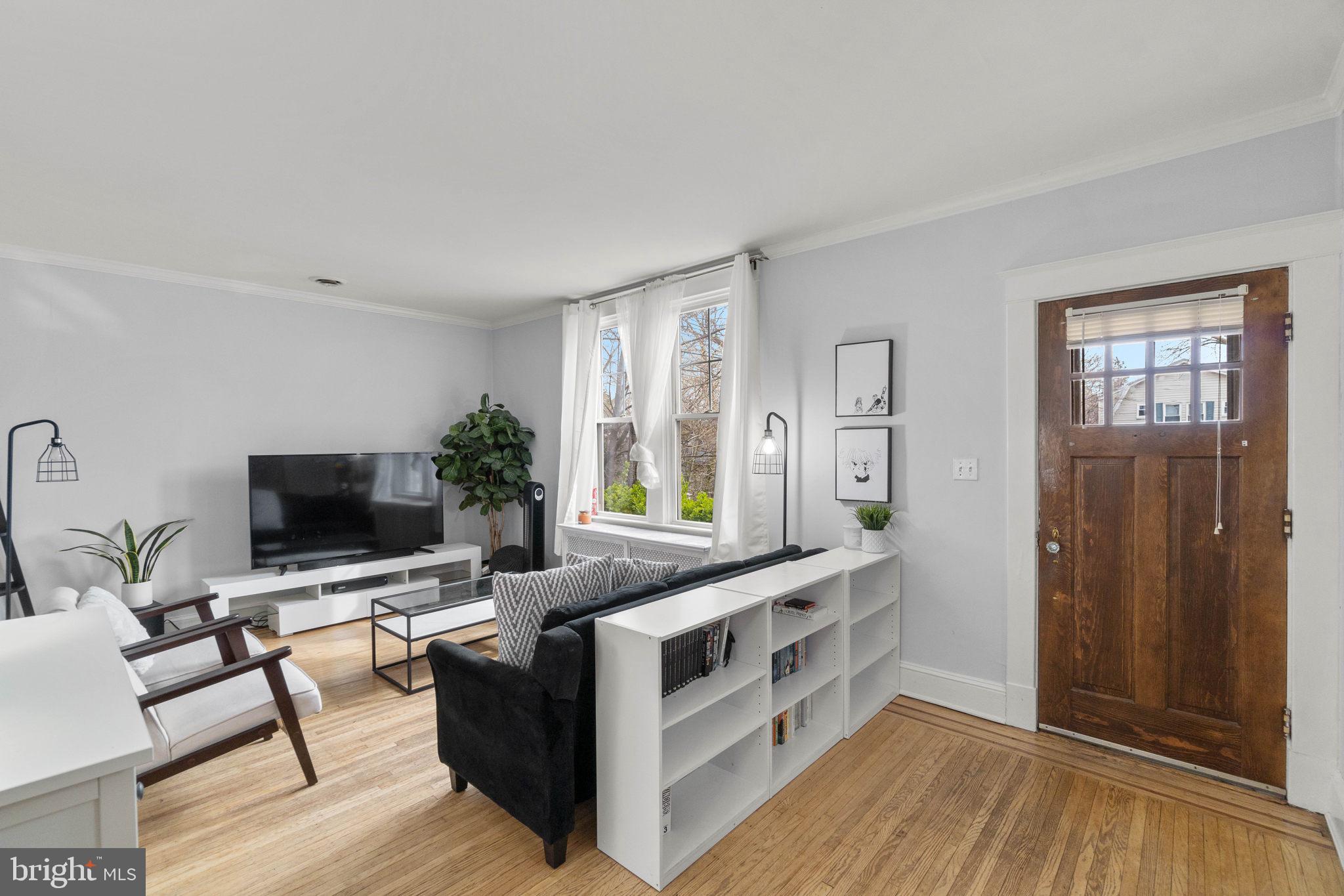 403 North Rock Glen Road Baltimore, MD 21229 - Photo 5 of 56 Gallery Image 5