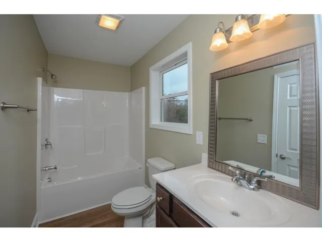 $1,900 | 2229 North Greenwood Drive, Unit 5, Johnson City, TN 37604