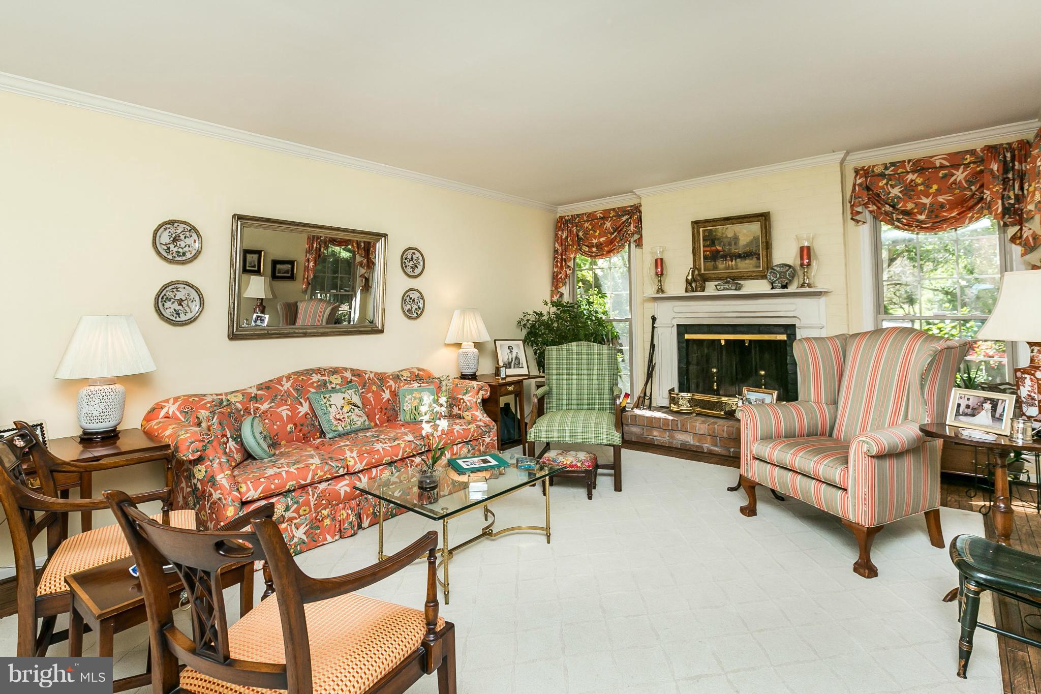 123 Charlesbrooke Road Baltimore, MD 21212 - Photo 14 of 30 Living Room