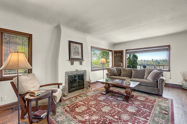 $695,000 | 2607 28th Avenue West, Seattle, WA 98199