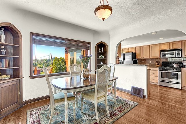 $695,000 | 2607 28th Avenue West, Seattle, WA 98199