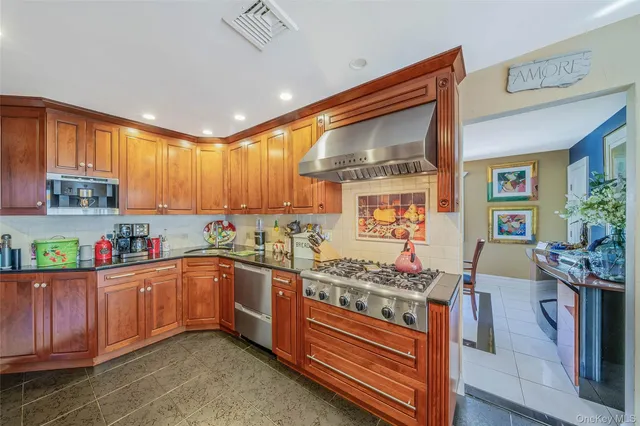 $1,699,000 | 100 Mark Lane, Atlantic Beach, NY 11509