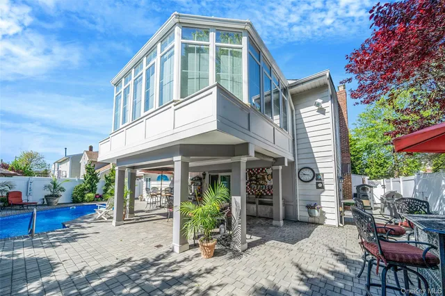 $1,699,000 | 100 Mark Lane, Atlantic Beach, NY 11509