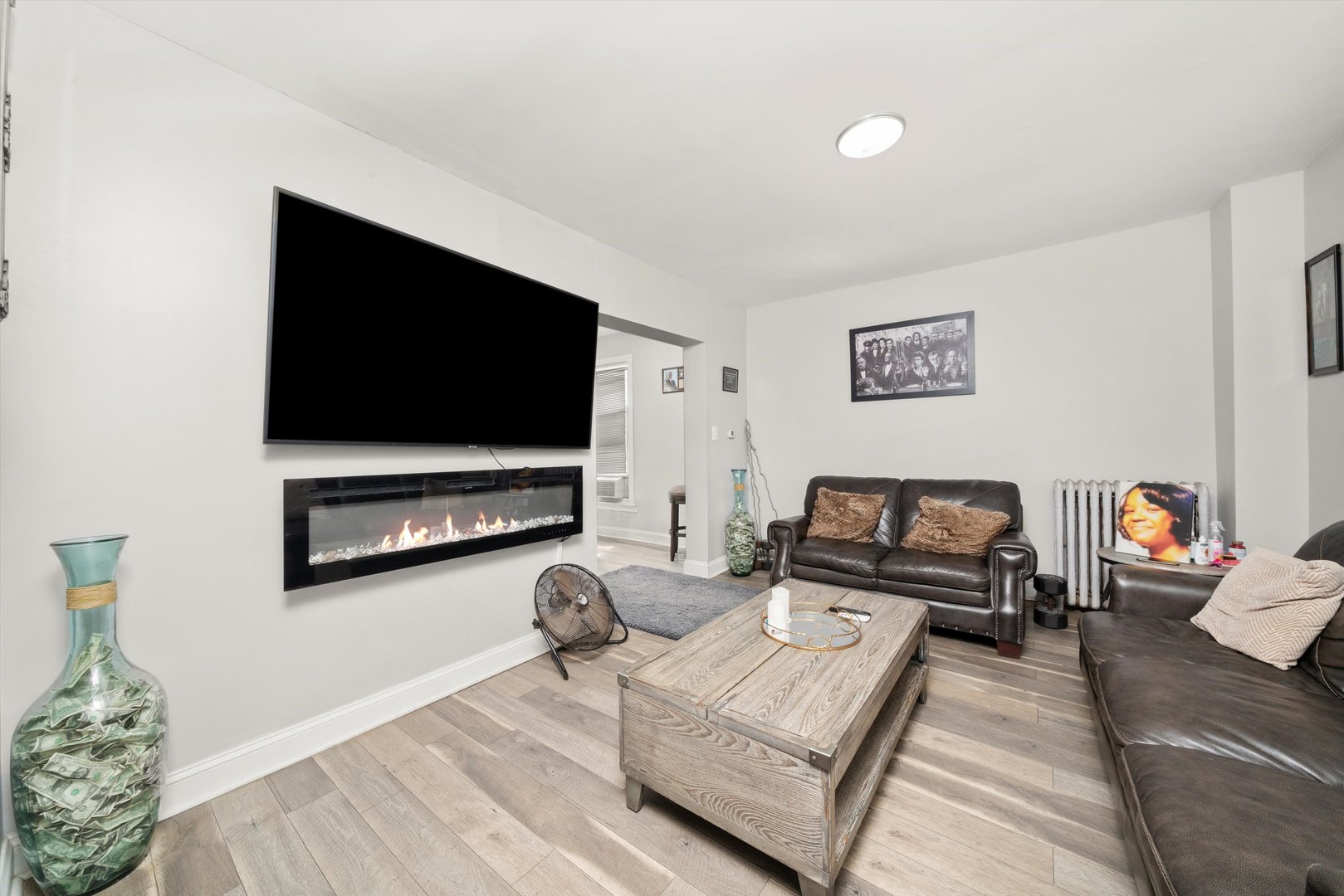 8719 South Racine Avenue Chicago, IL 60620 - Photo 3 of 37 Gallery Image 3