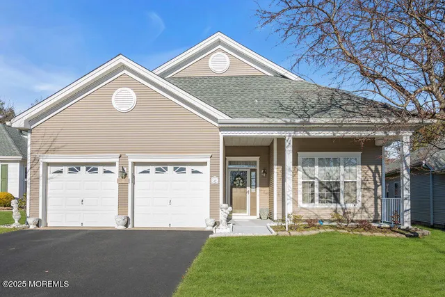 $565,000 | 26 Gardenways Court, Lakewood, NJ 08701