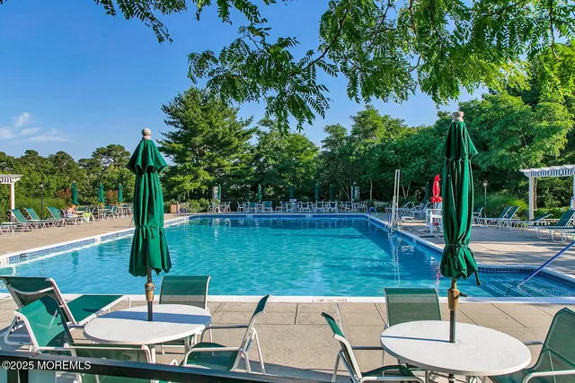 $565,000 | 26 Gardenways Court, Lakewood, NJ 08701