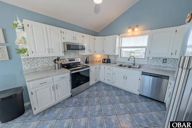 $1,025,000 | 42303 Greenwood Place, Avon, NC 27915