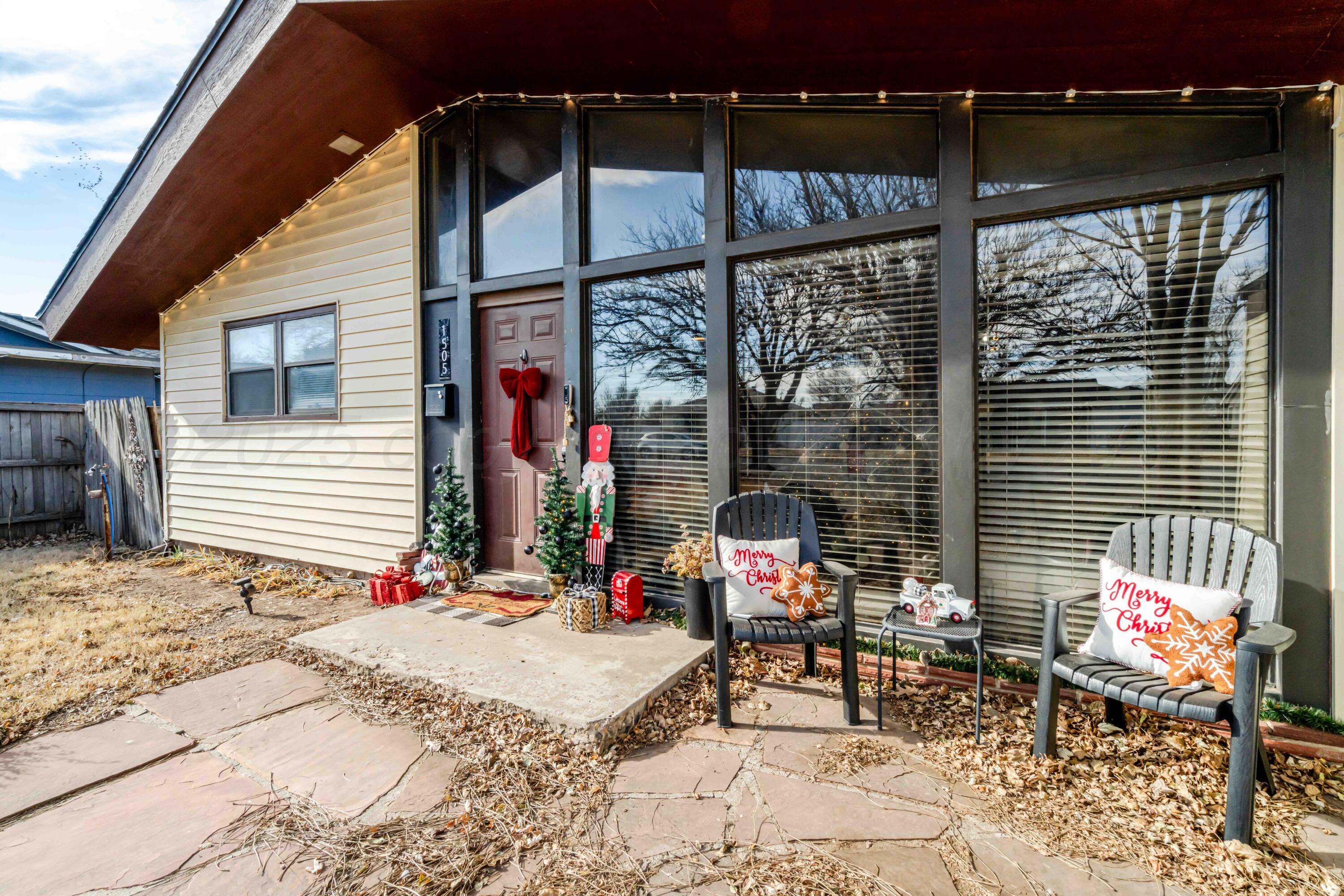 1505 Hamilton Street Pampa, TX 79065 - Photo 3 of 42 a building outdoor space with patio furniture