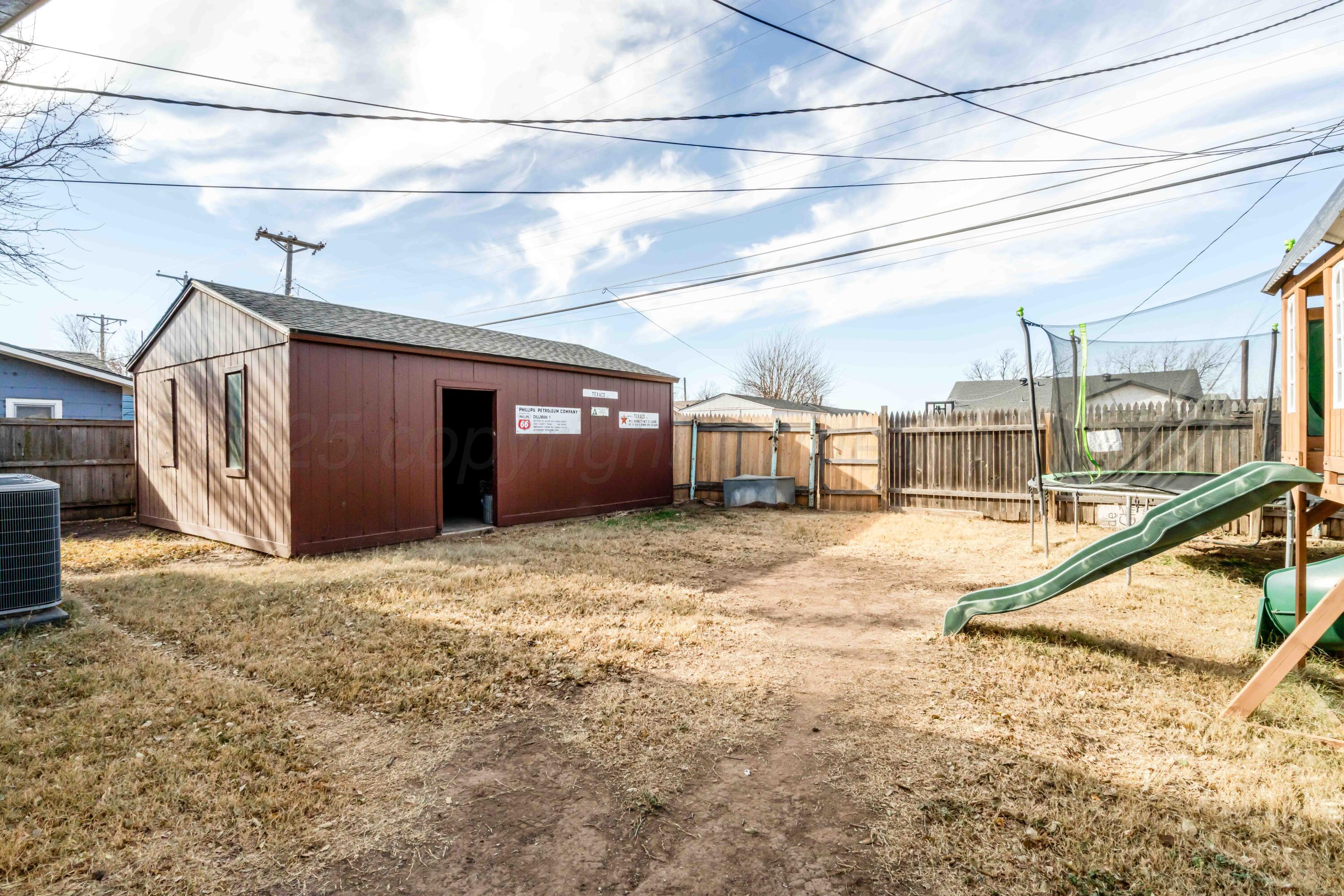 1505 Hamilton Street Pampa, TX 79065 - Photo 39 of 42 a view of a backyard