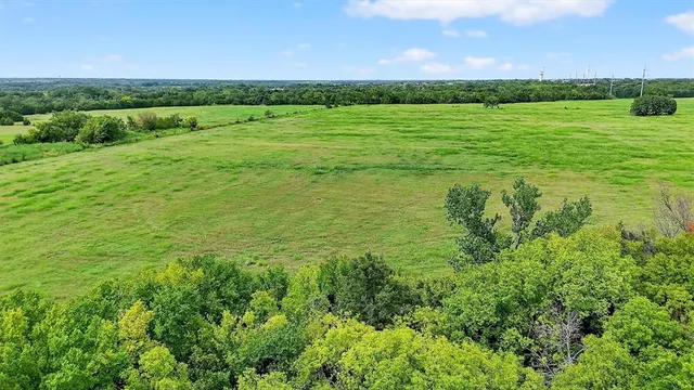 a view of an outdoor space and a yard