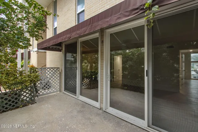 a sign broad in front of the building