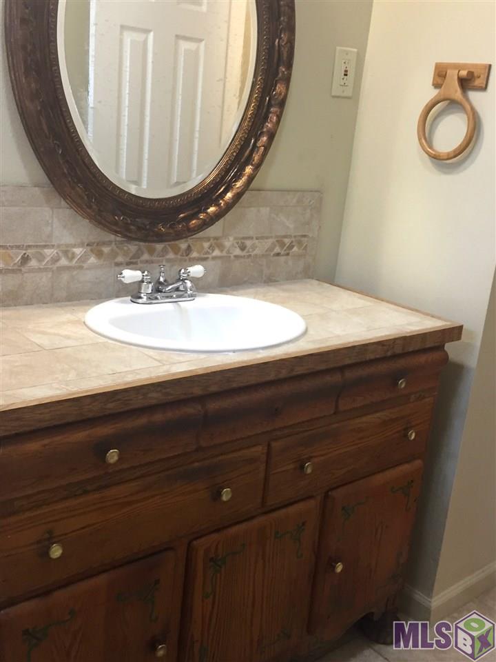 6919 Springwood Boulevard Denham Springs, LA 70726 - Photo 37 of 47