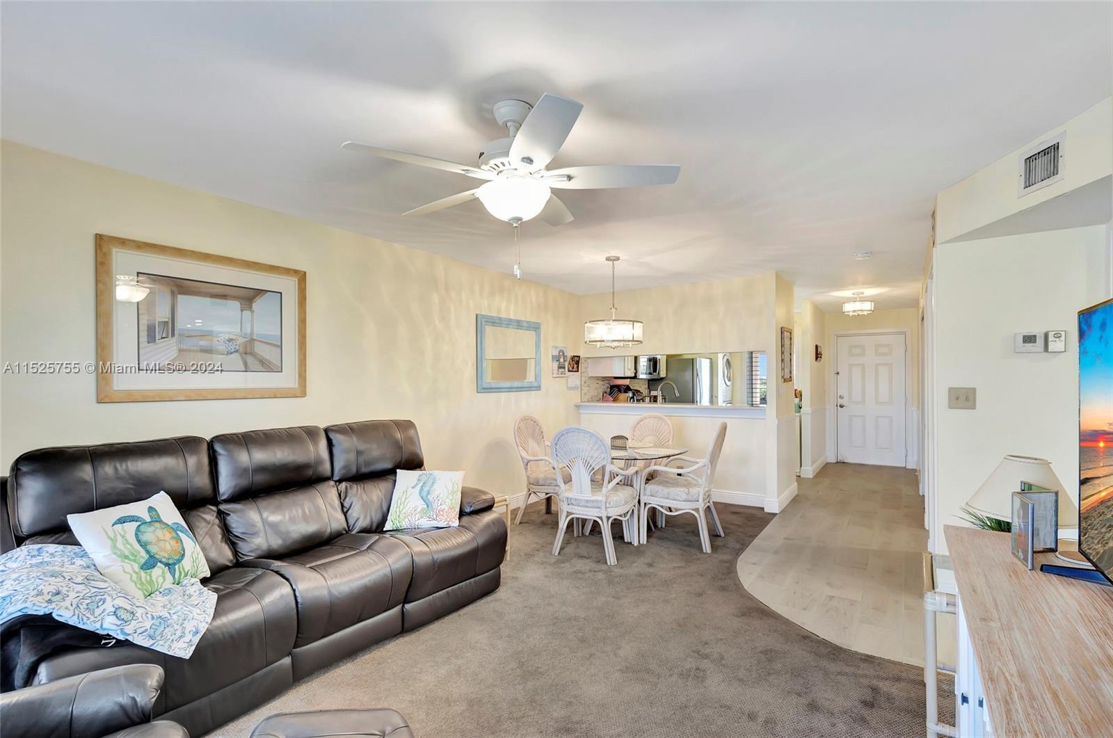 353 Highway 1, Unit D409 Jupiter, FL 33477 - Photo 9 of 41 Living Area