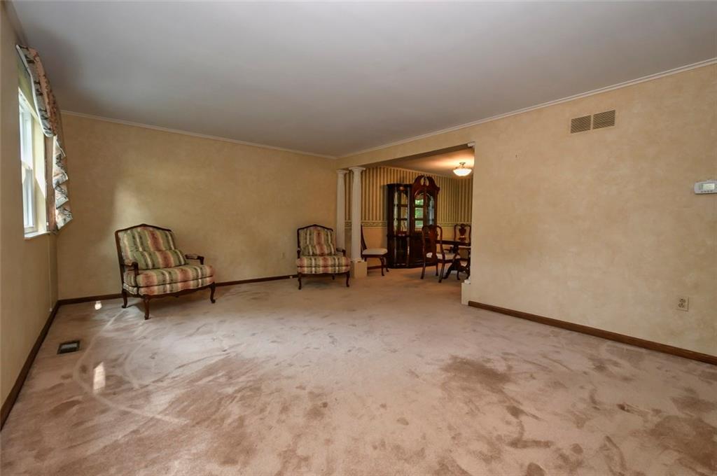 116 Phillips Lane McKees Rocks, PA 15136 - Photo 3 of 19 Gallery Image 3