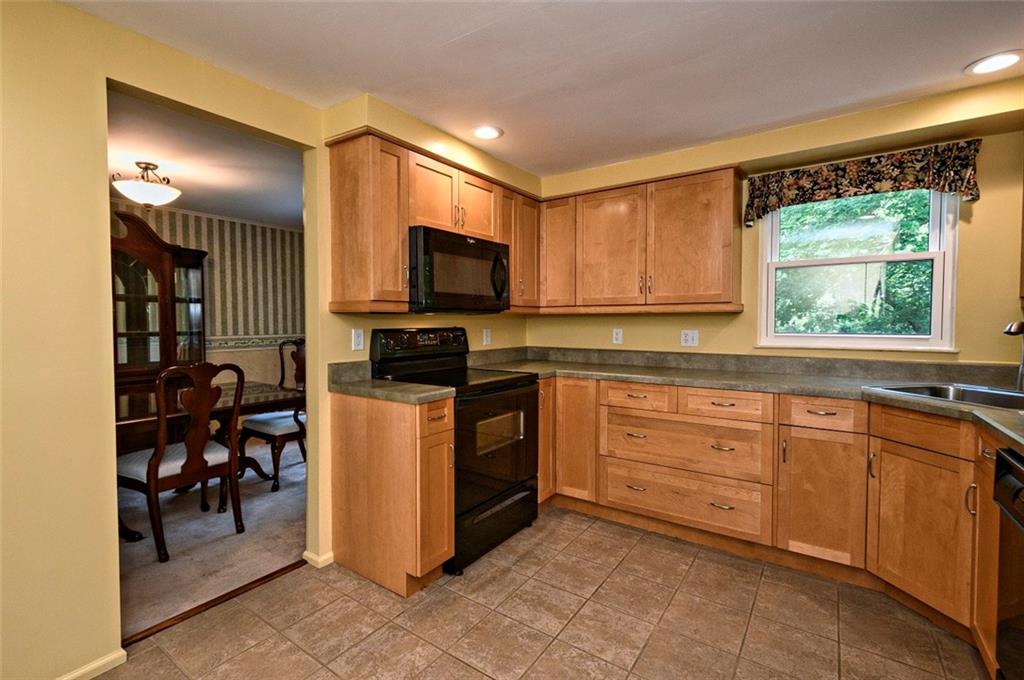 116 Phillips Lane McKees Rocks, PA 15136 - Photo 8 of 19 Gallery Image 8