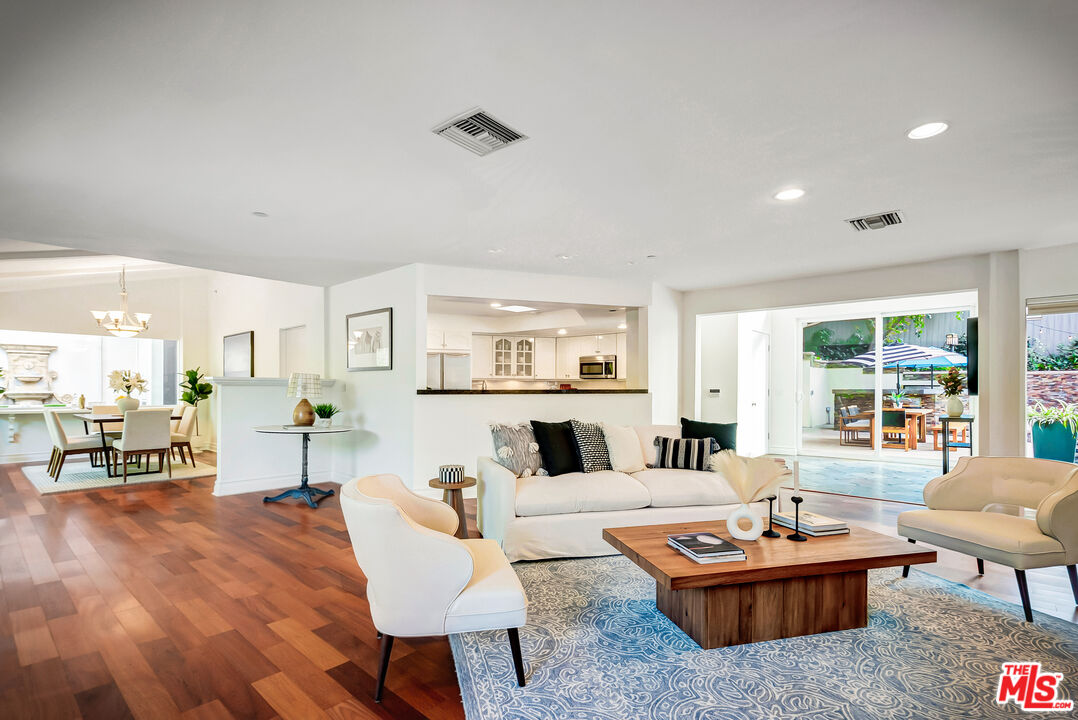 16561 Adlon Road Encino, CA 91436 - Photo 16 of 75