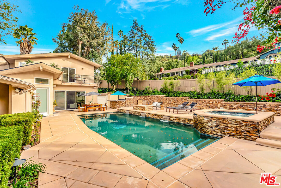 16561 Adlon Road Encino, CA 91436 - Photo 8 of 75