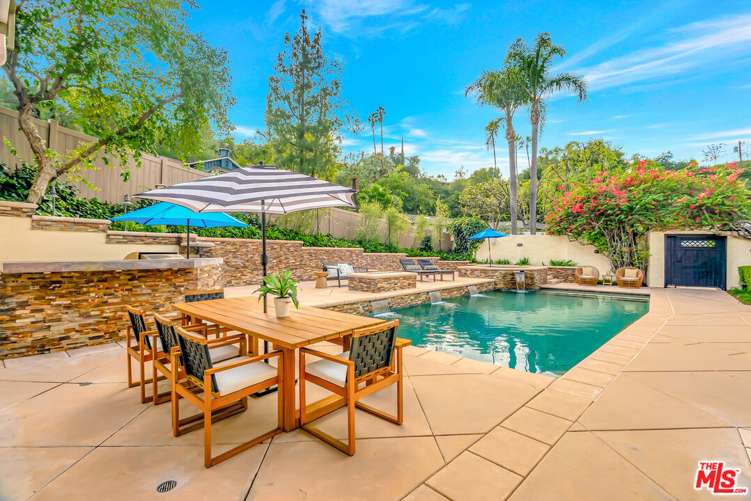 16561 Adlon Road Encino, CA 91436 - Photo 9 of 75