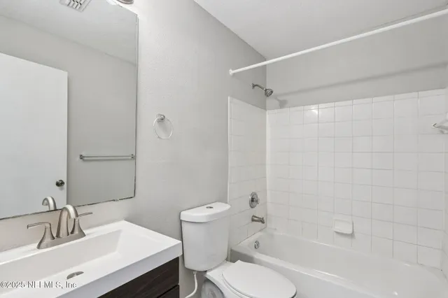 $189,000 | 7701 Timberlin Park Boulevard, Unit 1528, Jacksonville, FL 32256