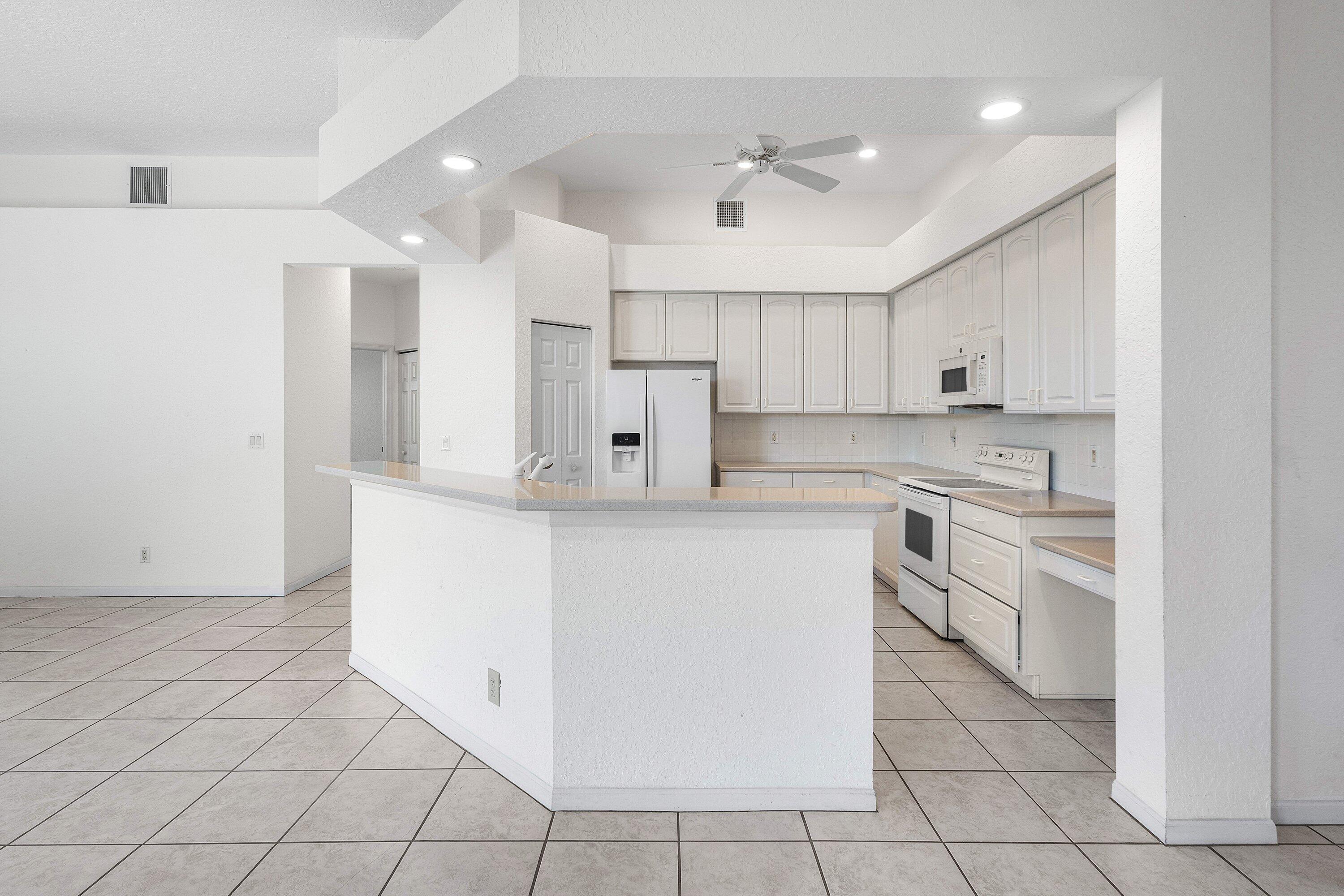 21417 Crestfalls Court Boca Raton, FL 33428 - Photo 11 of 42 Kitchen