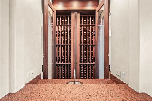 $9,350 | 4624 Byron Circle, Irving, TX 75038