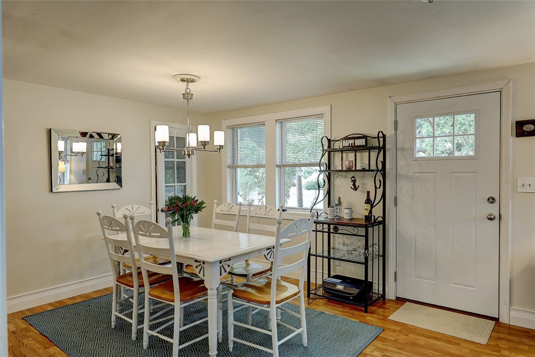 664 County Road Barrington, RI 02806 - Photo 13 of 40