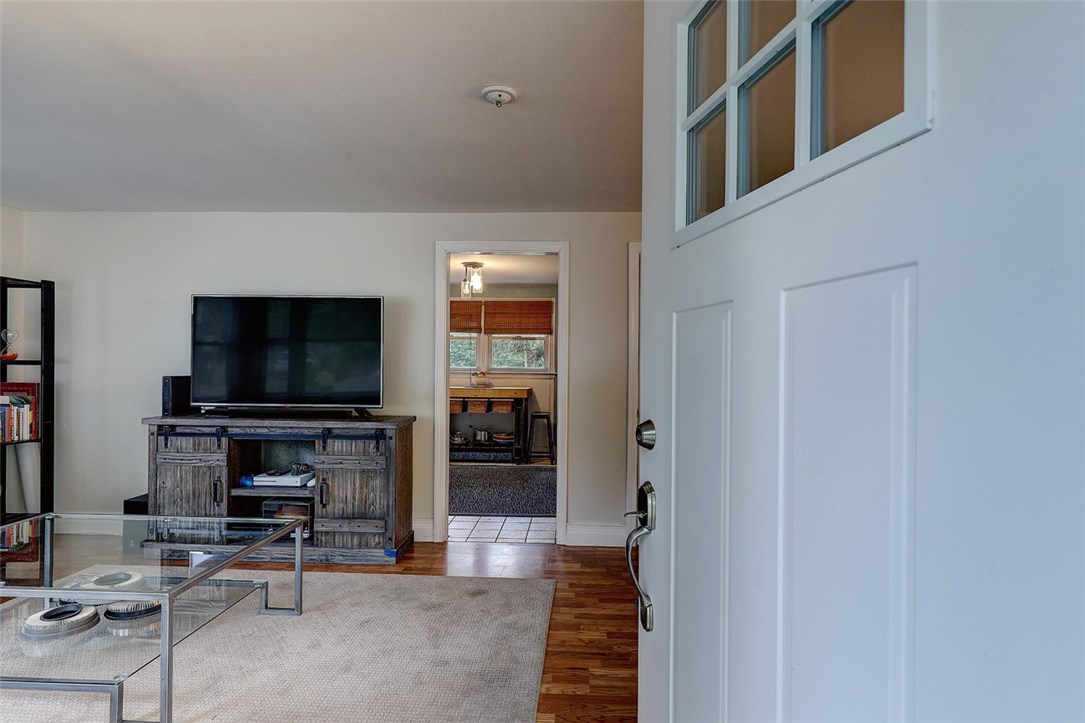 664 County Road Barrington, RI 02806 - Photo 3 of 40