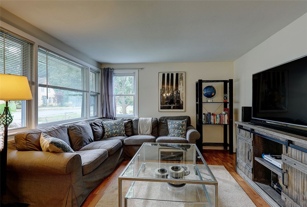 664 County Road Barrington, RI 02806 - Photo 5 of 40
