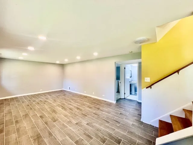 $3,200 | 2112 North Kennicott Drive, Arlington Heights, IL 60004