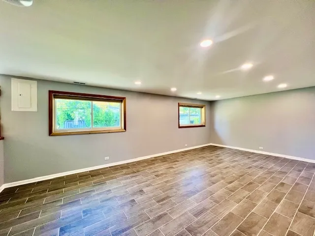 $3,200 | 2112 North Kennicott Drive, Arlington Heights, IL 60004