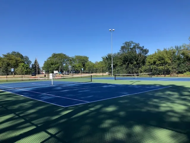 $3,200 | 2112 North Kennicott Drive, Arlington Heights, IL 60004