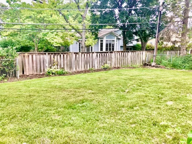 $3,200 | 2112 North Kennicott Drive, Arlington Heights, IL 60004