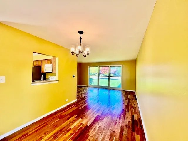 $3,200 | 2112 North Kennicott Drive, Arlington Heights, IL 60004