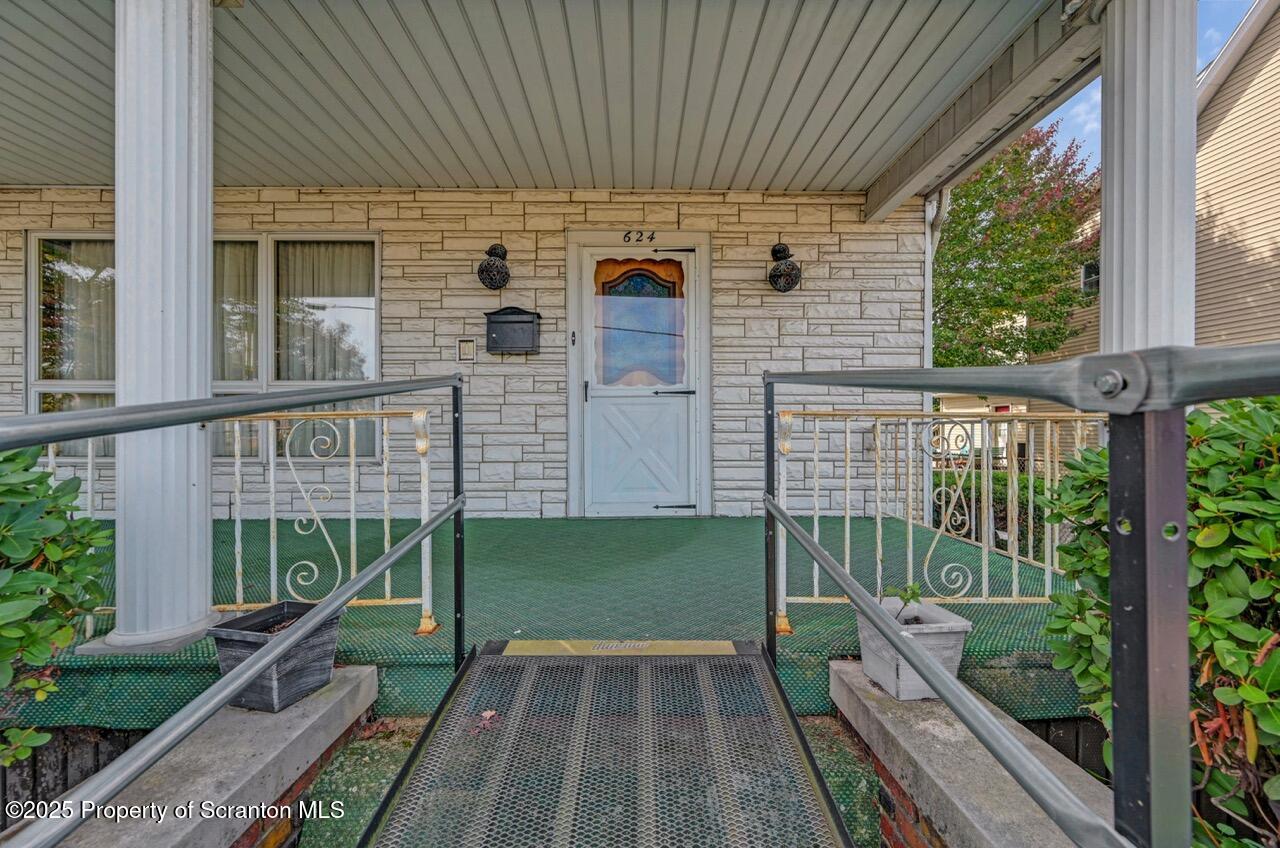 624 Main Street Moosic, PA 18507 - Photo 12 of 78 624 Main St 10 Large