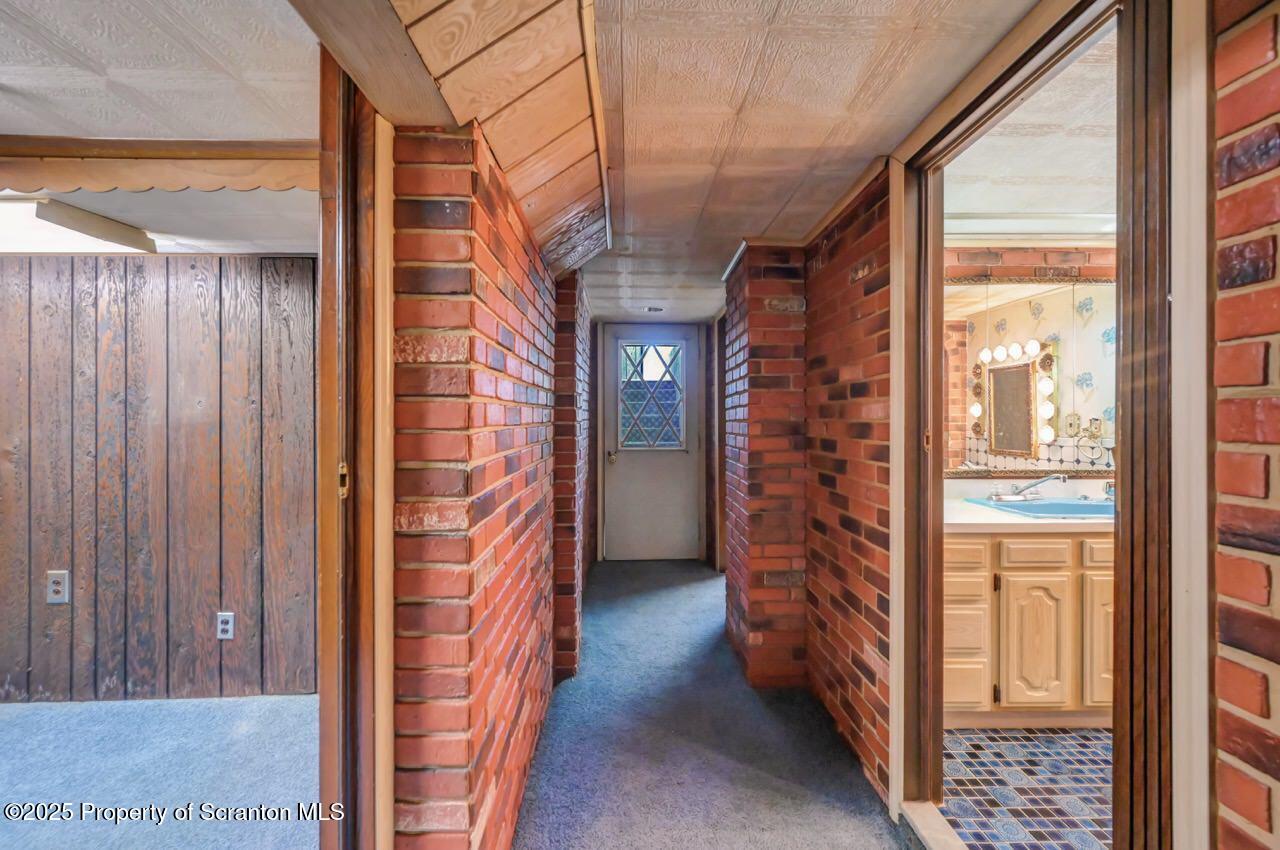 624 Main Street Moosic, PA 18507 - Photo 50 of 78 624 Main St 37 Large