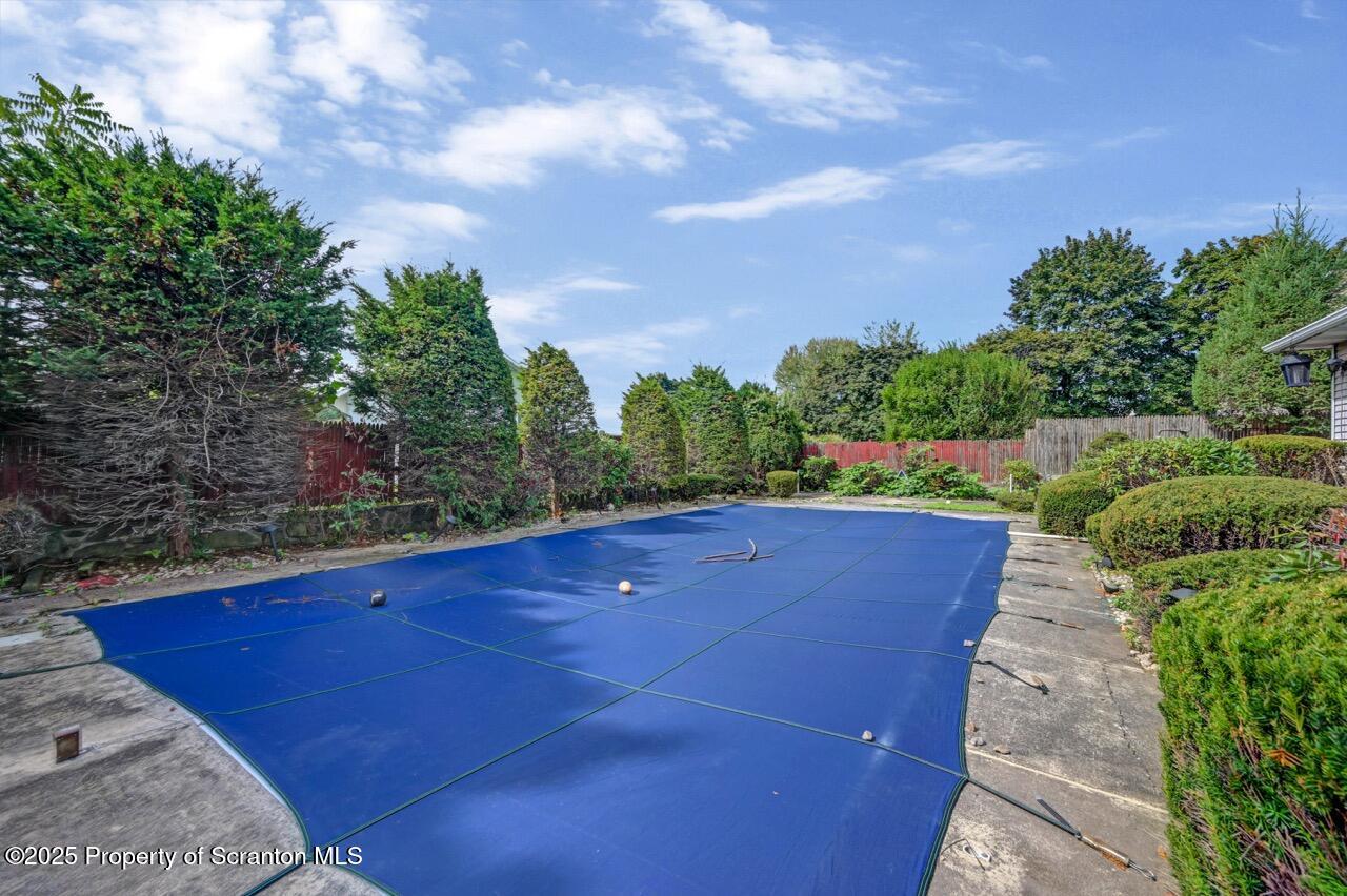 624 Main Street Moosic, PA 18507 - Photo 6 of 78 624 Main St 05 Large