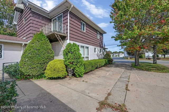 $359,900 | 624 Main Street, Moosic, PA 18507