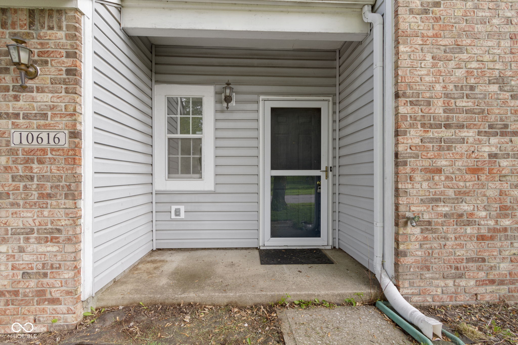 10616 Bartley Drive Indianapolis, IN 46236 - Photo 3 of 35