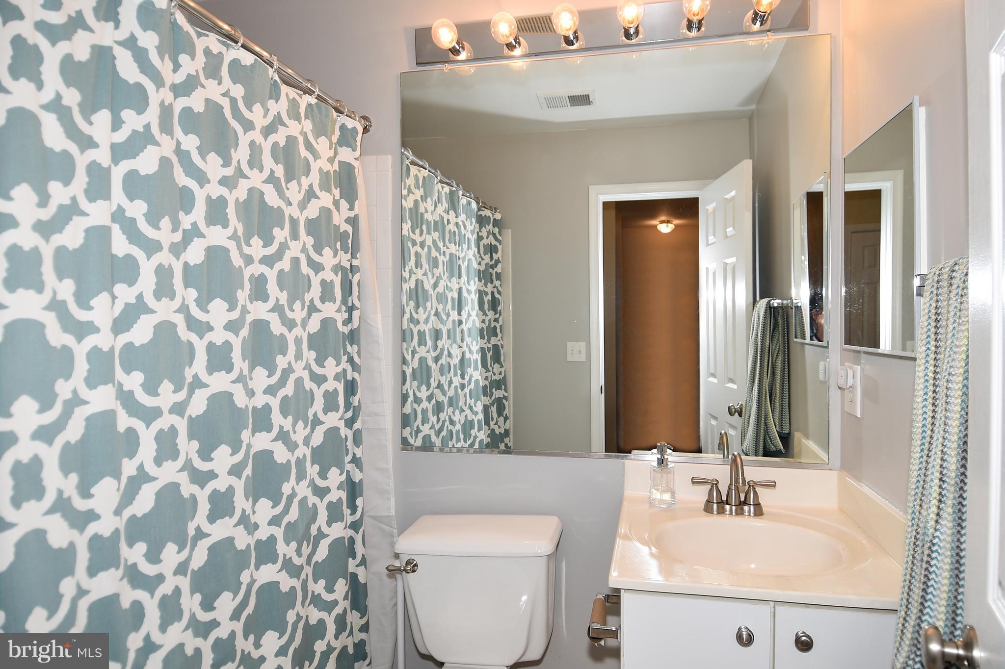 11471 Heritage Commons Way Reston, VA 20194 - Photo 22 of 28 Full Bath