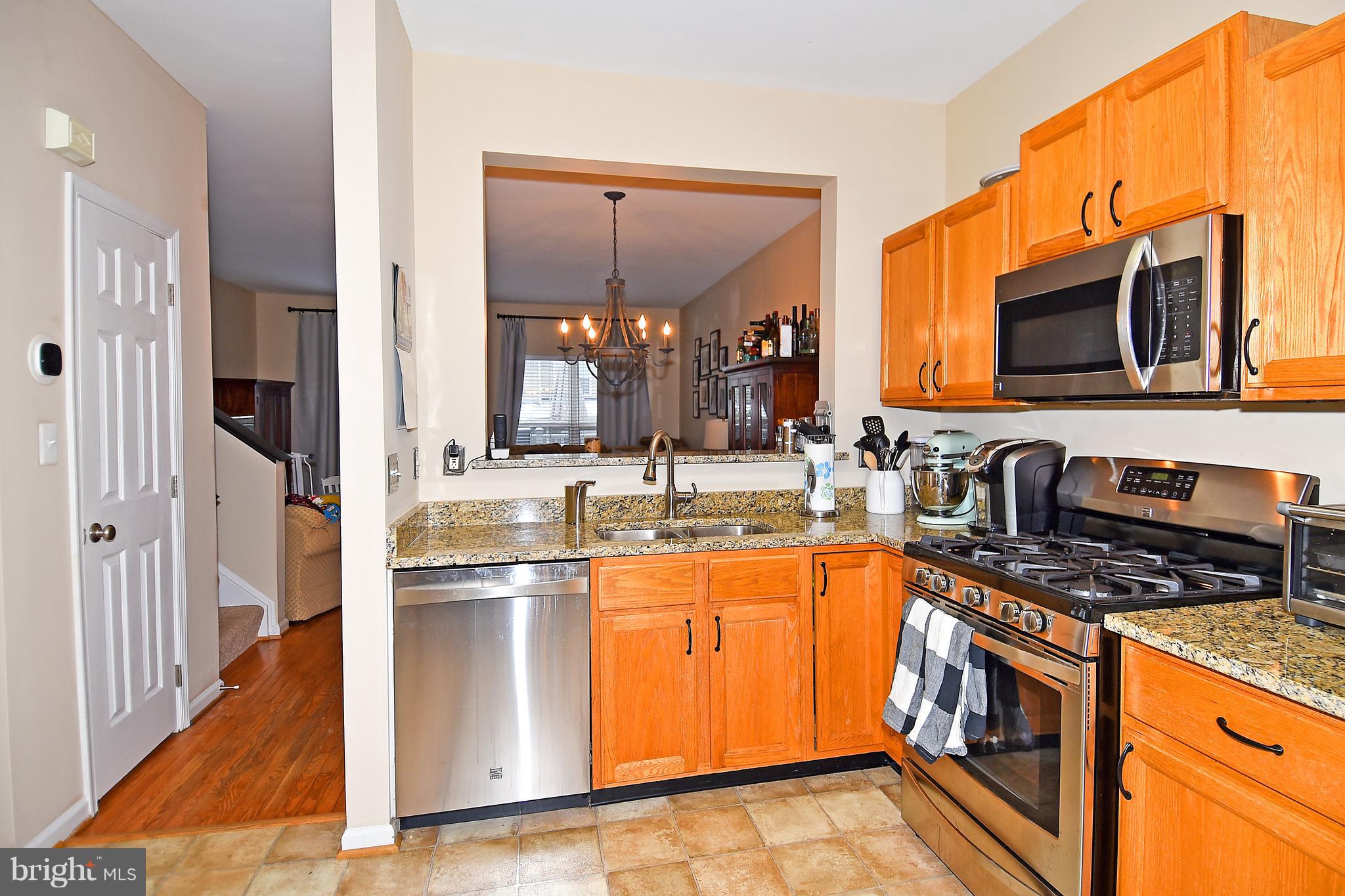 11471 Heritage Commons Way Reston, VA 20194 - Photo 4 of 28 Kitchen