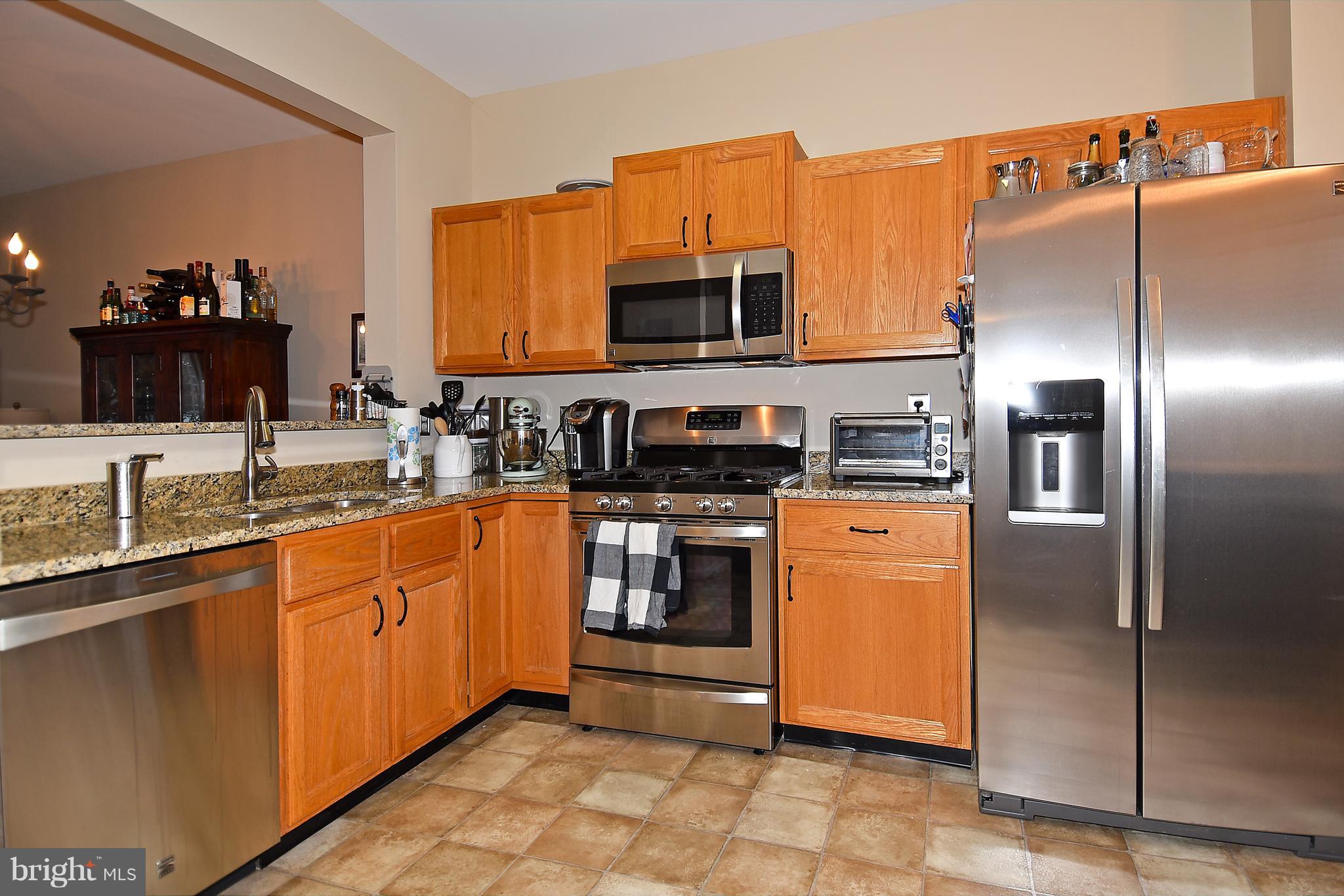 11471 Heritage Commons Way Reston, VA 20194 - Photo 5 of 28 Kitchen