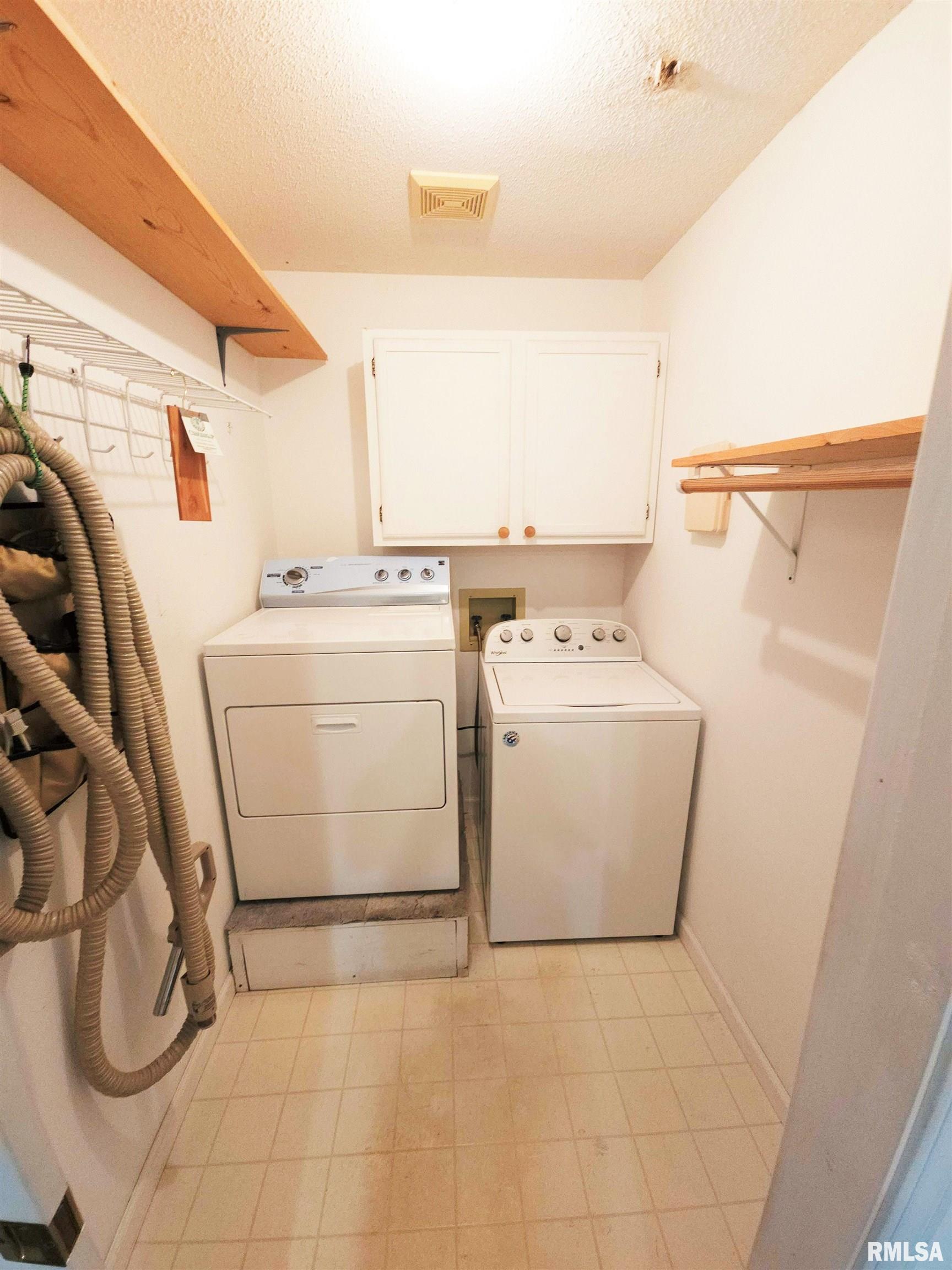 313 Roddy Road Salem, IL 62881 - Photo 7 of 18 Gallery Image 7
