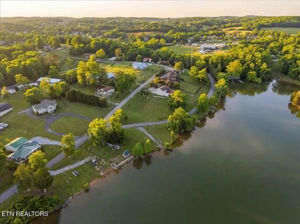 $1,195,000 | 743 Garrett Road, Dandridge, TN 37725